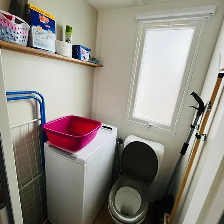 Mobil'home En Roussillon 캠프장
