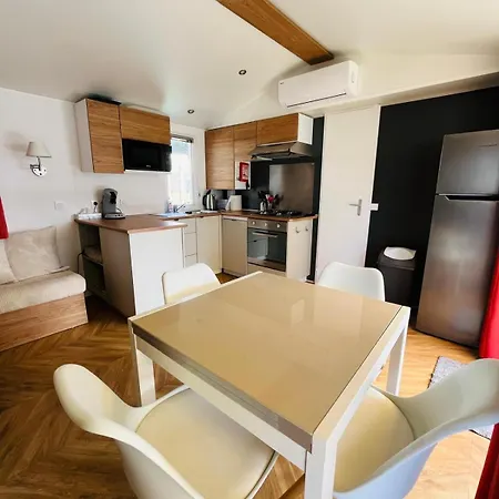 캠프장 Mobil'home En Roussillon 카네트
