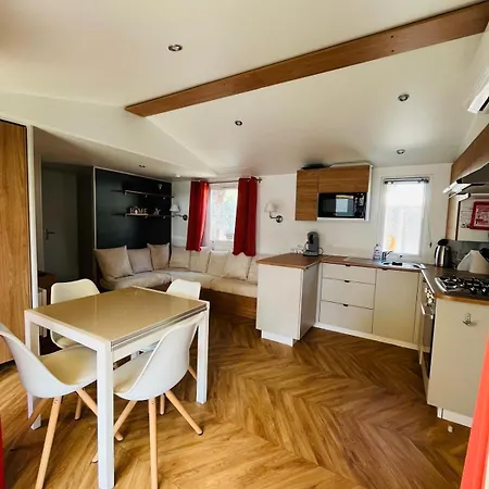 Mobil'home En Roussillon אתר קמפינג